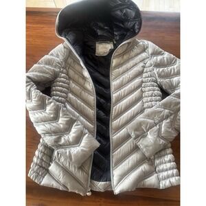 Laundry by Shelli Segal Down Puffer Jacket Women M Silver Metallic Hood Y2K Glam